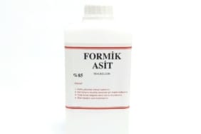 Arıcılıkta varroa mücadelesi için kullanılan formik asit uygulaması ve kovan içi uygulama.